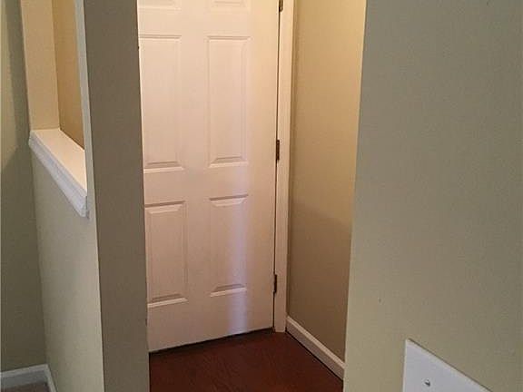 5th image of 3913 Cullerton St