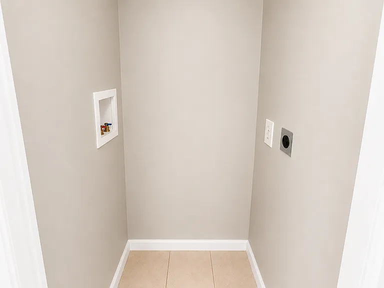 569 Hunterdon St #1 — Photo 14