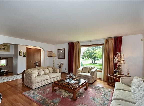 3rd image of 16131 Alexandria Dr