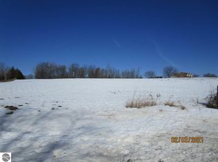 E Pleasant Valley Rd, Shepherd, MI 48883