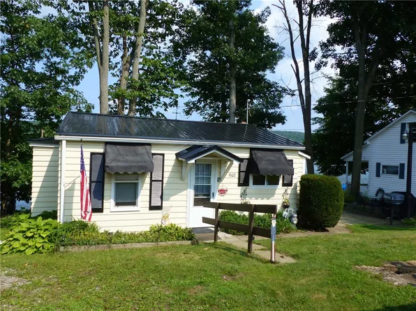 9102 Carpenter Rd, Hammondsport, NY 14840