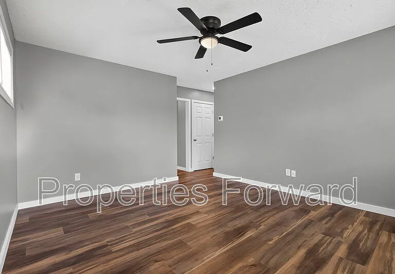 4330 Joseph St — Photo 10