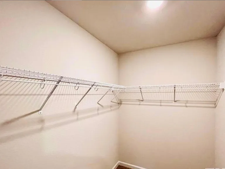 110 Shallow Dr — Photo 9
