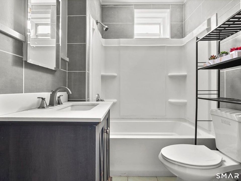 1st image of 101 Carlisle St #1