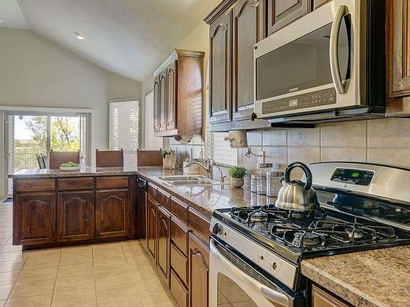 5th image of 1372 Zanna Grace Way