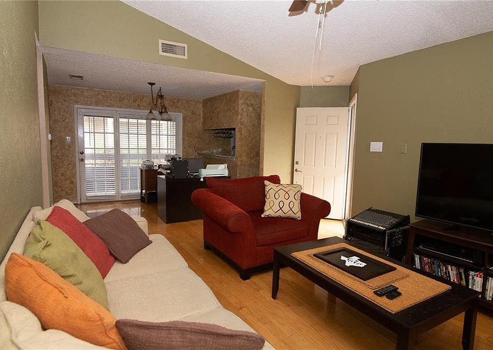 1st image of 1104 Quail Valley Ln Unit 217