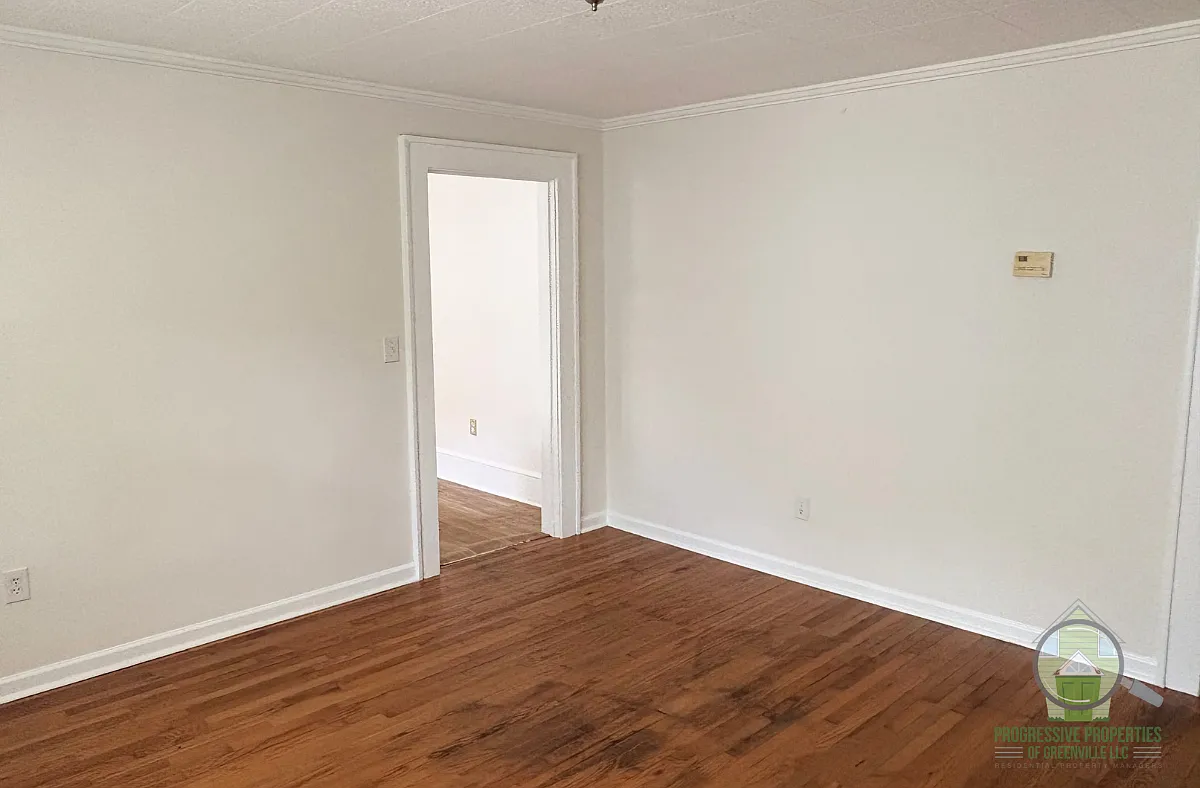518 Perry Avenue - 1 — Photo 3