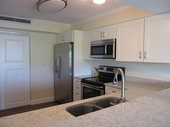4th image of 6000 San Jose Blvd APT 6B