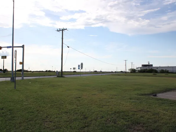 2901 Central Fwy E, Wichita Falls, TX 76305