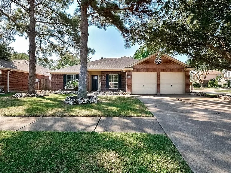 22823 Williamschase Dr — Photo 1