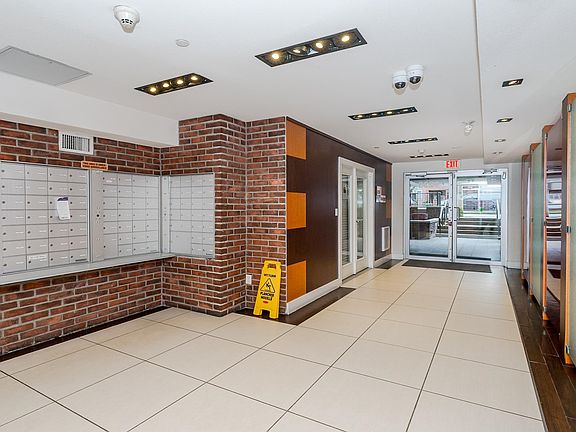 4th image of 9233 Ferndale Rd #409