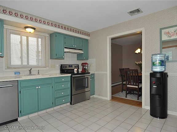 5th image of 80 Basswood Ave