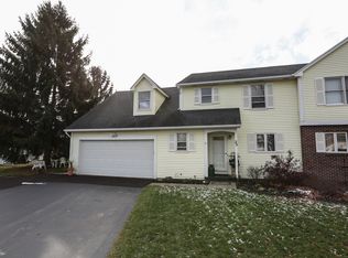 23 Hampton Ln, Fairport, NY