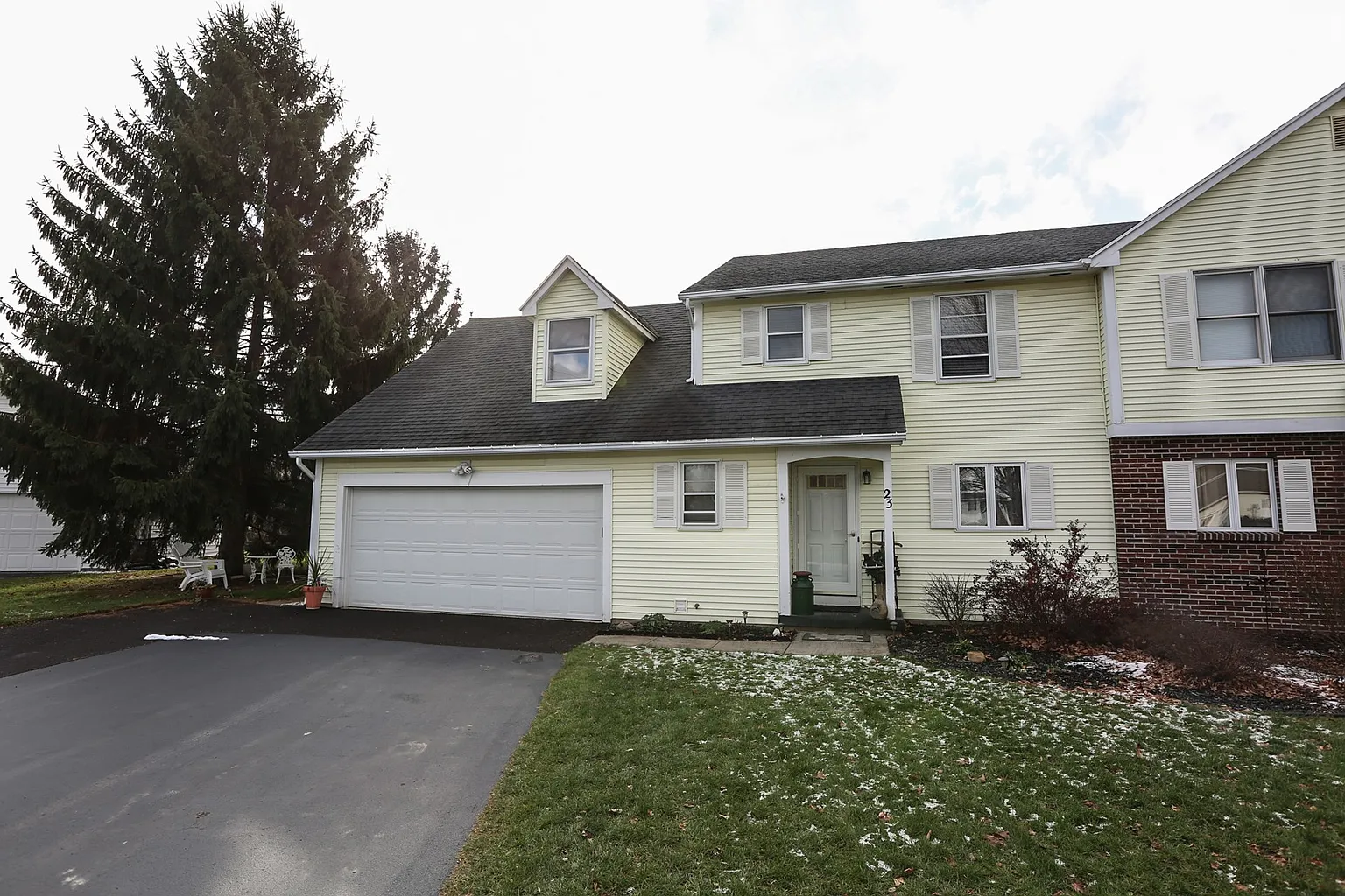 23 Hampton Ln photo 1