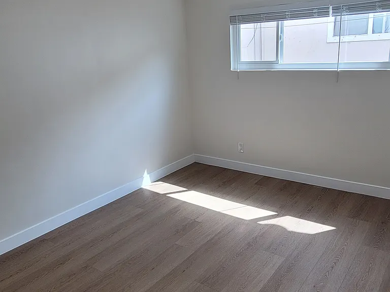 1711 Marine Ave #2 — Photo 11