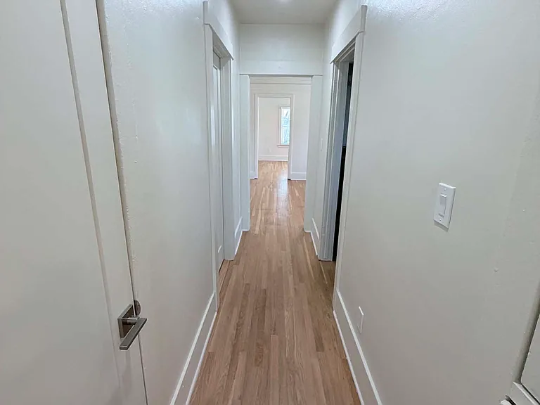 1002 W 21st St — Photo 19