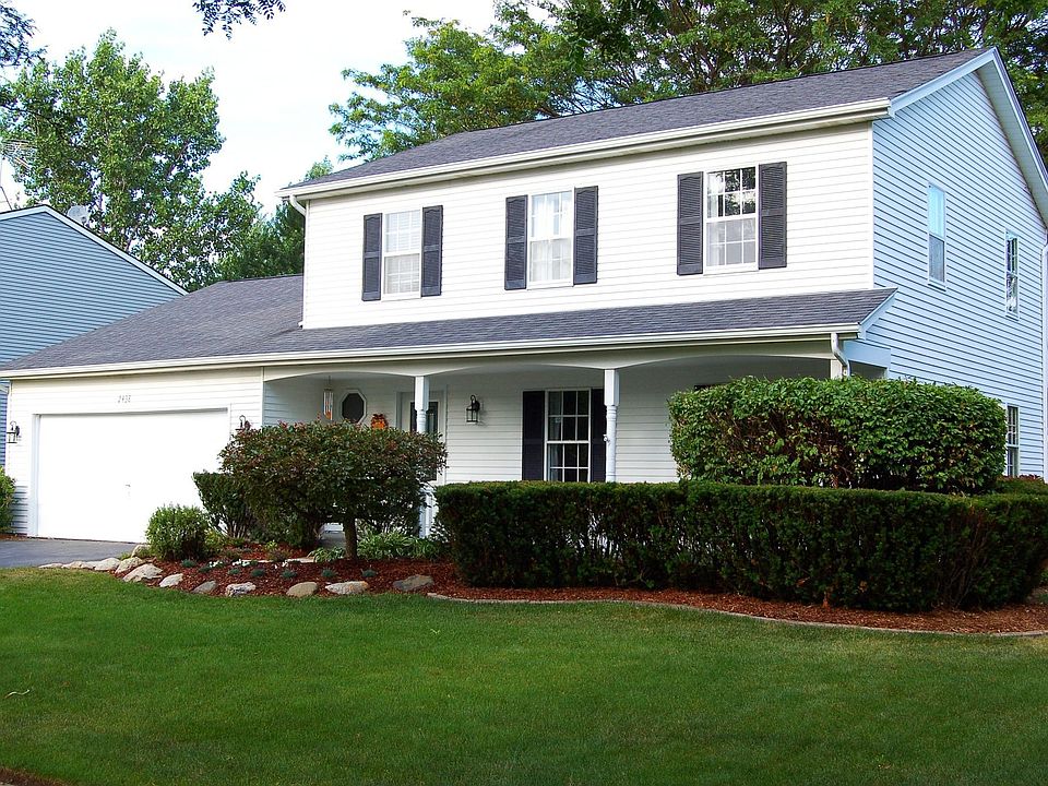 curb appeal, perfect location !