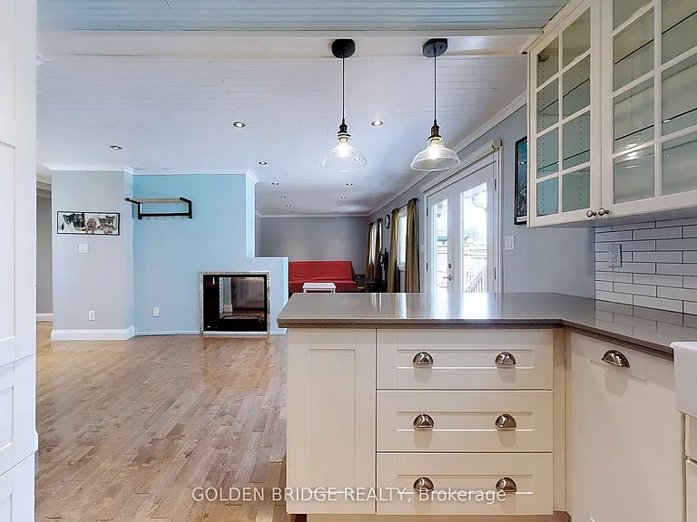 196 S Channel Dr — Photo 10