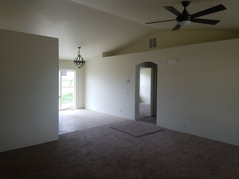 2nd image of 509 W Avenue K