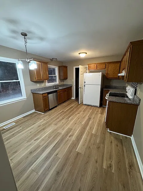 3 bed, 1240 sqft, $1,750 — Photo 3
