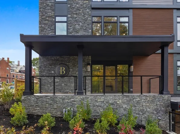 20 Kinmonth Rd #301, Newton, MA 02468