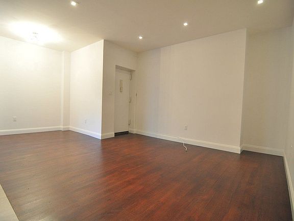 4th image of 83 Woodruff Ave APT 3B