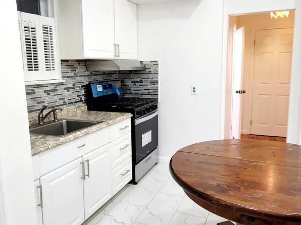 4 Lawrence Ave Floor 1, Lynbrook, NY 11563