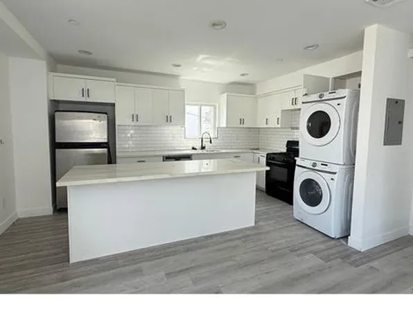 4642 Saint Elmo Dr, Los Angeles, CA 90019