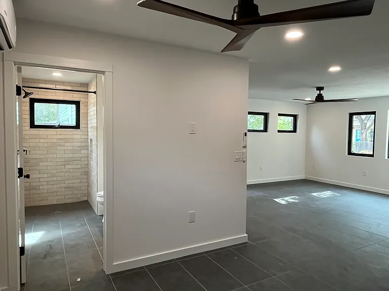 1301 E 3rd St #2 — Photo 13