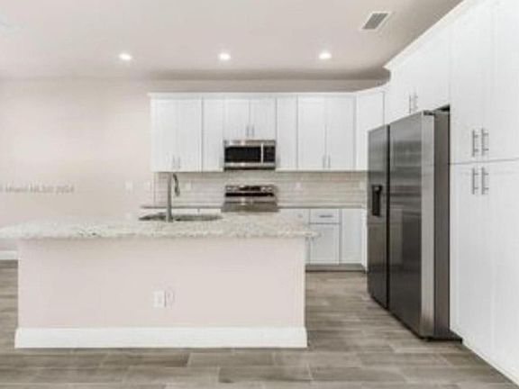 4th image of 321 Neighborly Road