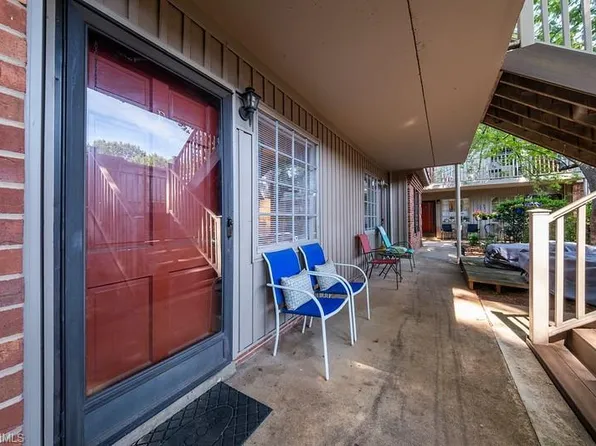 3820 Country Club Rd APT E, Winston Salem, NC 27104