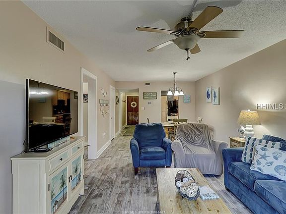 5th image of 34 Forest Beach Dr APT B-3