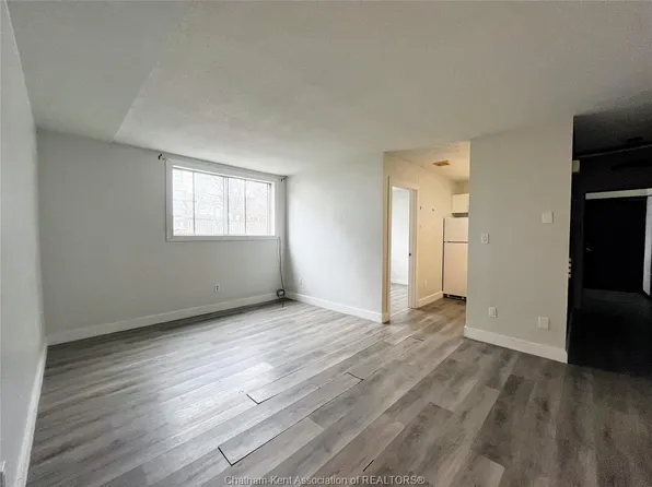 89 Sheldon Ave #1, Chatham Kent, ON N7L 3M8