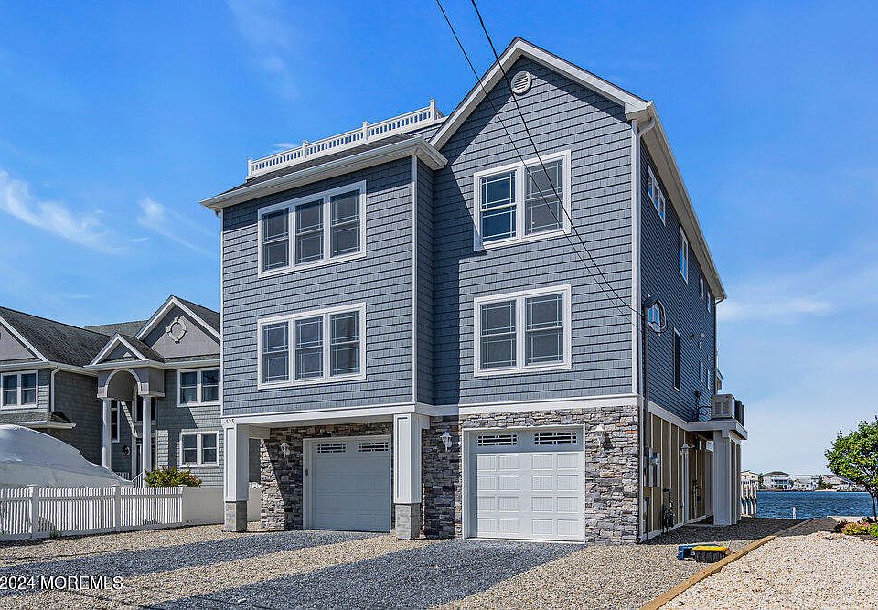 1st image of 525 Bayview Drive