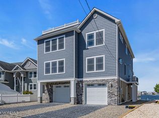 525 Bayview Dr, Toms River, NJ