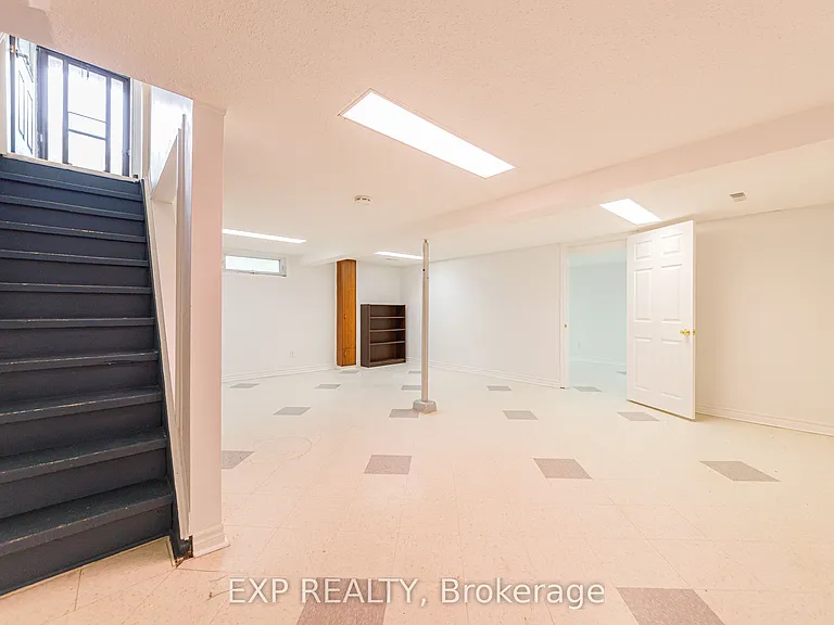 2097 Kingsley Rd — Photo 19