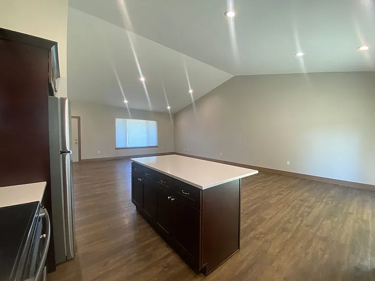 1414 E. 6th Duplex — Photo 17