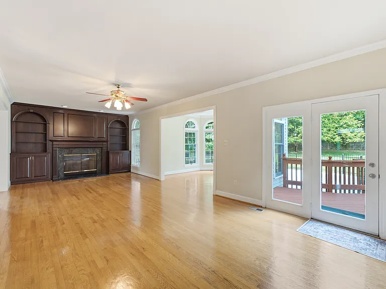 2725 Oldewood Dr — Photo 5