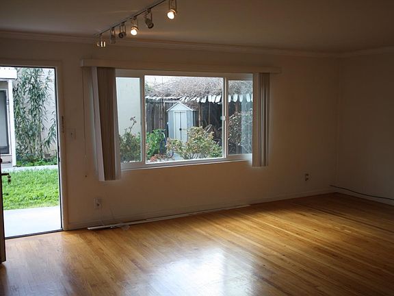 5th image of 907 Fremont Pl APT 1