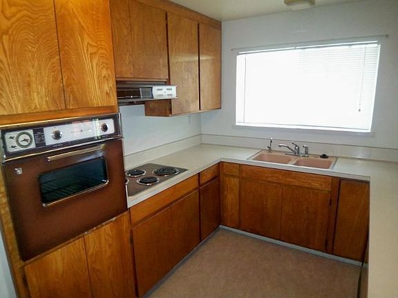 2nd image of 95 W Lake Dr