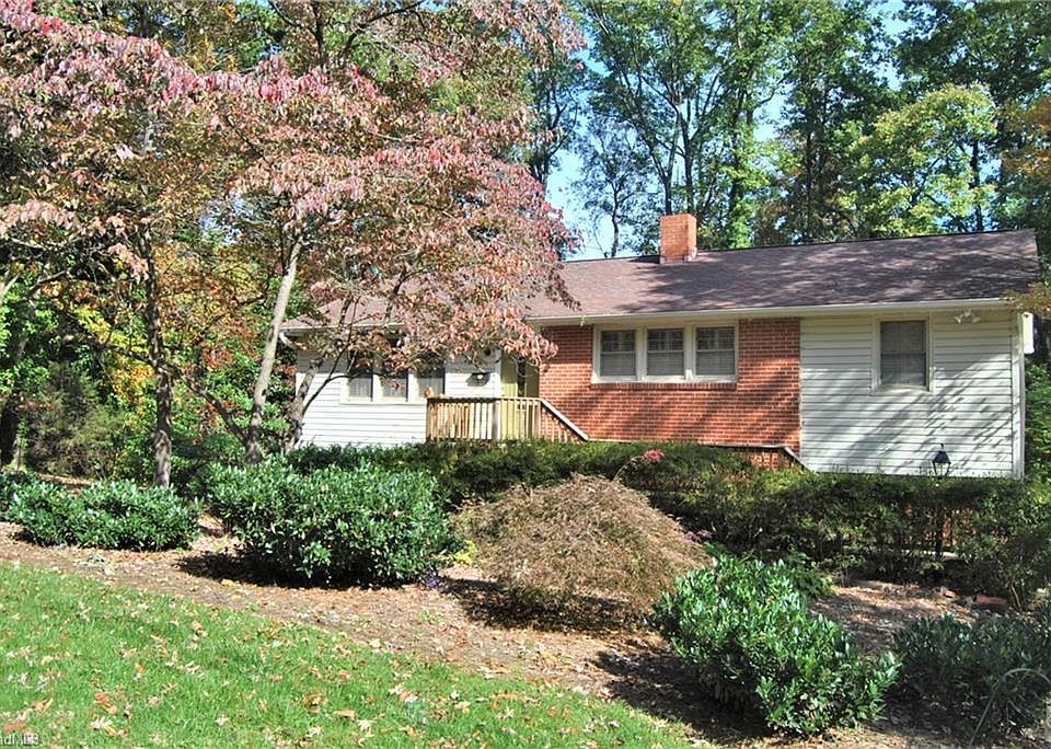 2nd image of 2622 Robin Hood Dr