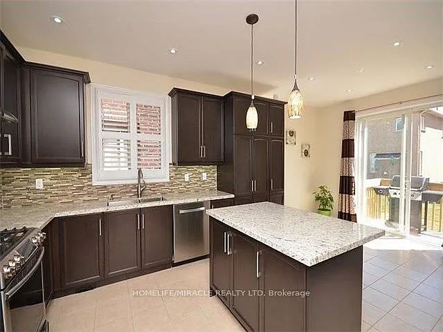 19 Lisson Cres — Photo 7