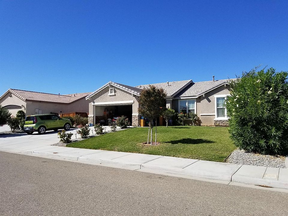 1st image of 15576 Red Oak Way