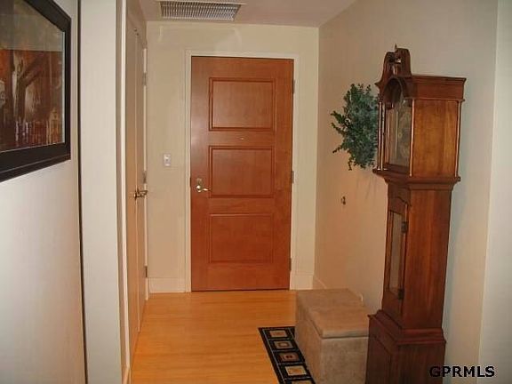 4th image of 555 Riverfront Plz APT 601