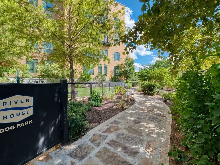 River House — Photo 20
