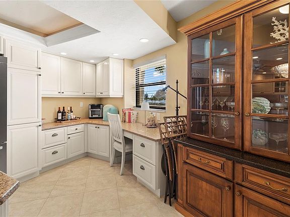 5th image of 5790 Midnight Pass Rd #208