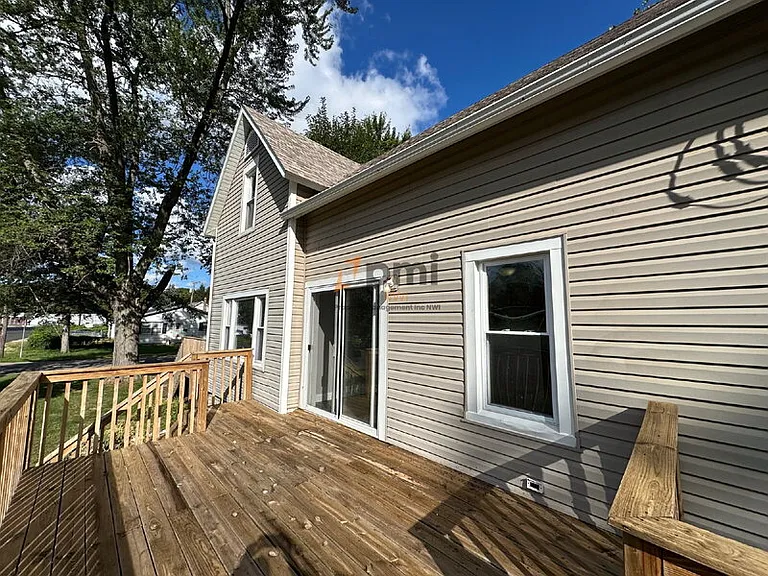 2122 Elston St #A — Photo 12