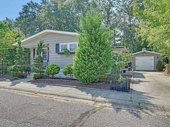 2nd image of 124 Douglas Dr
