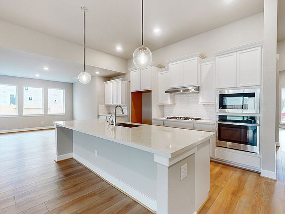 2nd image of 7419 Wildrye Meadow Ln