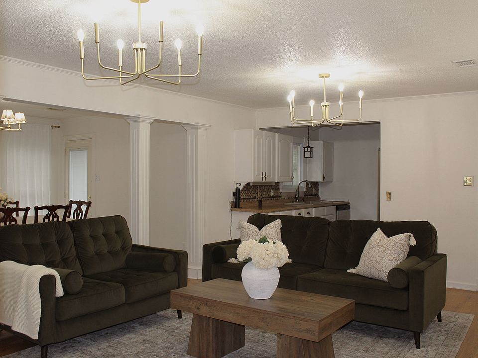1st image of 28 Sallisaw Cir